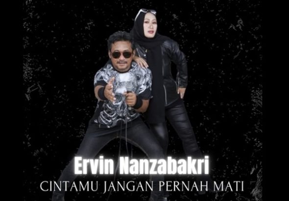 Foto: Vokalis grup musik rock Edane, Ervin Nanzabakri, kembali mempersembahkan karya solo terbarunya bertajuk Cintamu Jangan Pernah Mati. (Istimewa)